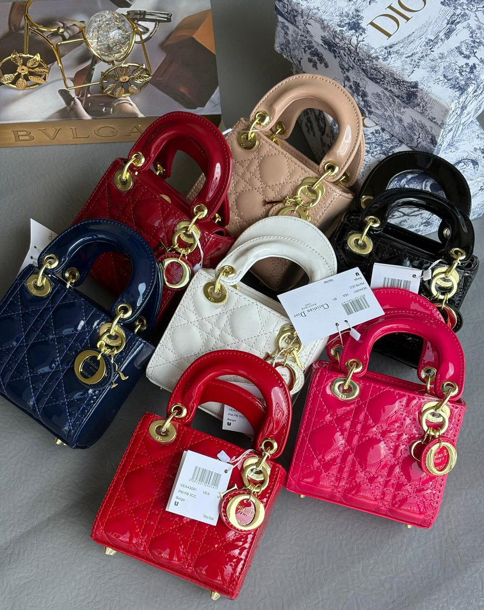 HMshoppers's tweet image. Sat-ur-day? More like slay-ur-day🛍️🛍️

Category - Mini bags

Price #37k and #35k