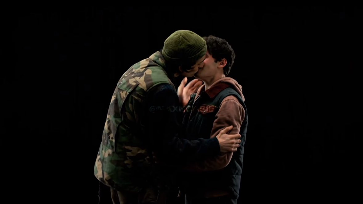 лиза кварц tweet media