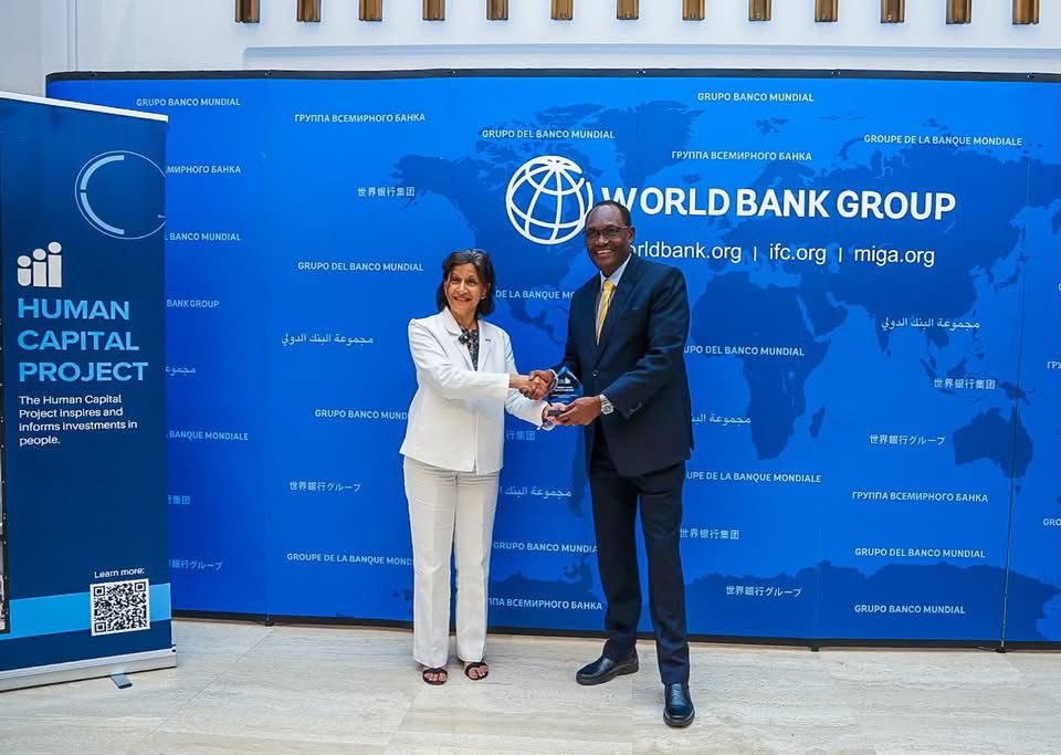 The World Bank has awarded President Ruto and his government for outstanding commitment in investing in the development of Kenyans. This was in Washington DC…