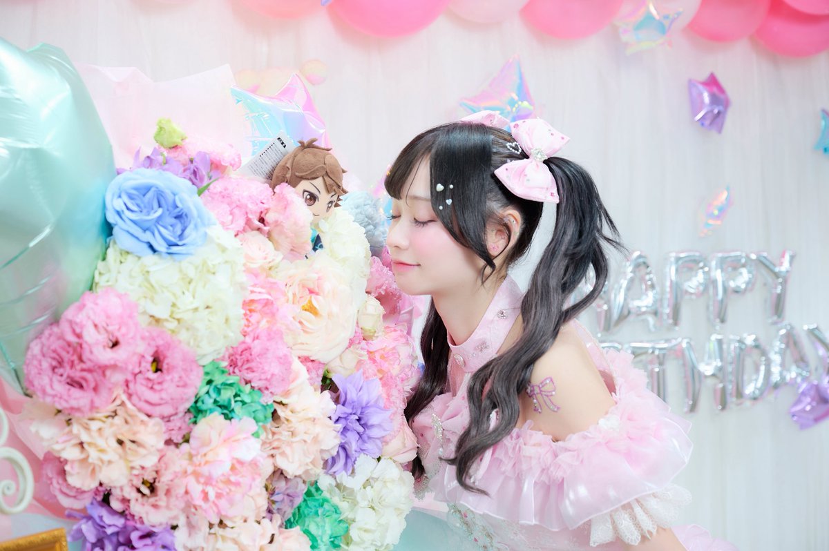 N_hime41's tweet photo. #月なぎさ生誕祭2026 🌙🎀
足を運んでくださった皆さん本当にありがとうございました( ᐪ꒳​ᐪ )💖
こうして今年も生誕祭が開催できて、みんなにお祝いしてもらえて、本当に本当に幸せ者です。
今年はだいすきな人とだいすきな歌を歌いたくて！！なぎちゃのだいすきがつまったライブでした！！🫶🏻
みんなの声もきらきらのペンライトもお顔も全部みえたよ！！！！
最っ高に楽しかったです！また来年も開催できるように頑張ります！✧*｡