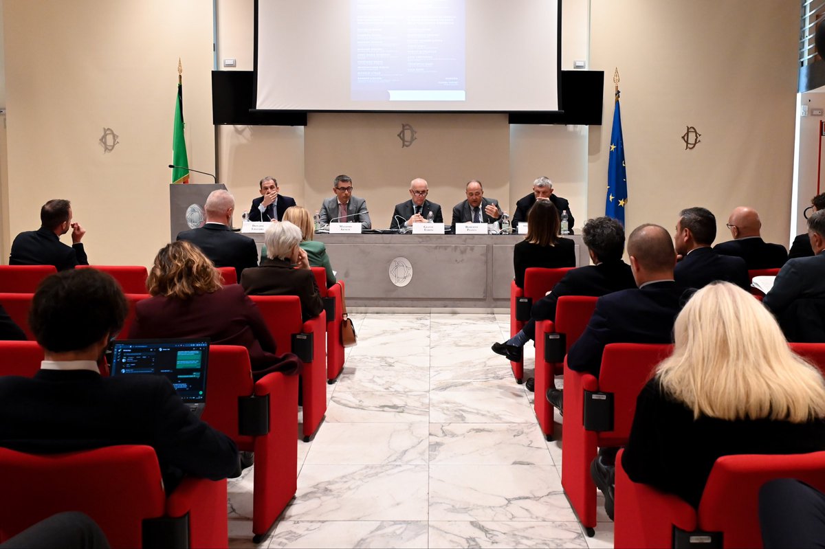 Mic_Chinni's tweet photo. Il 13 aprile in rappresentanza di @RAM_Spa ad un interessantissimo convegno dal titolo è stata una bella occasione di confronto utile a fare il punto della situazione rispetto a progetti dedicati alla #digitalizzazione della #logistica finanziati dal #PNRR https://t.co/MnM2dc7xvU