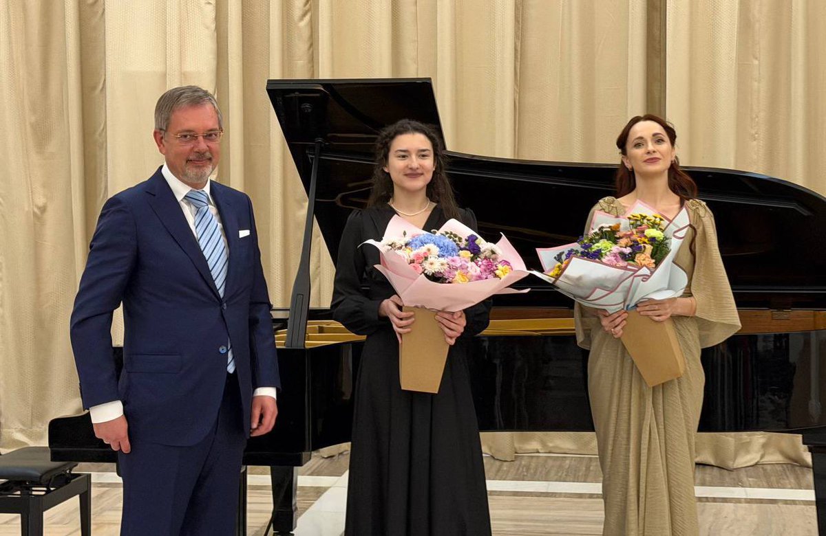 RusEmbIndia's tweet image. 🇷🇺🇮🇳 On April 17, the #Russia’n Embassy in #India hosted a festive concert, marking 79 years of #RussiaIndia diplomatic relations. 

🎼 It featured masterpieces of Russian classical music by the renowned composers.

👉🏻 t.me/RusEmbIndia/15…

#DruzhbaDosti