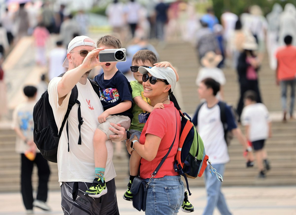 ChinaDaily's tweet image. China's #travel and #tourism sector is rapidly closing the gap with the United States and could become the world's largest within the next few years, as strong inbound demand and policy support fuel a sustained recovery in international travel. #ChinaBound bit.ly/4vCpS81