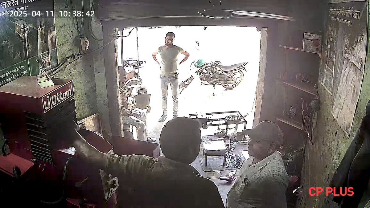 Rinkulo's tweet image. @uprvup जी आपको अवगत कराना है कि #भ्रष्ट एसडीओ दयाशंकर के खिलाफ कार्यवाही विभाग द्वारा कब होगी पहले #RDSS योजना के अंतर्गत दो विद्युत पोल लगा दिए गए फिर 50-60 हजार रुपए की #रिश्वत नहीं मिली तो उखाड़ लिए गए @aksharmaBharat @EMofficeUP @UPPCLLKO @UppclMedia @dmbulandshahr