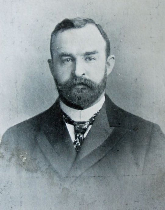 F0reverEvert0n's tweet image. Everton don’t just make history.
We change the game. 💙

Meet John Alexander Brodie — a lifelong Blue, a visionary engineer, and the man who gave football one of its most iconic features.

Yes… the goal net.

Back on 26 October 1889, watching Everton vs Accrington, with the