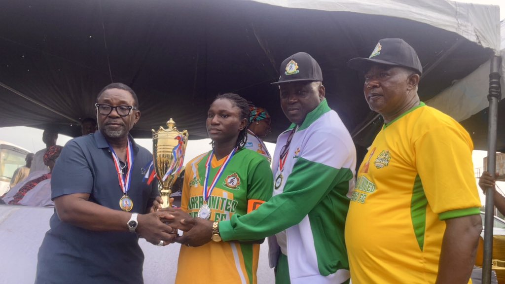 KWARAUTDQUEENS's tweet image. Kwara United Queens took the 🥈 runner up in the First Lady Pre-Season Championship game 

God bless Kwara United Queens FC
#fyp #trend #content #viral #viralvídeo