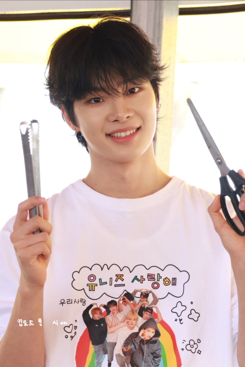 업로드중 시on tweet media