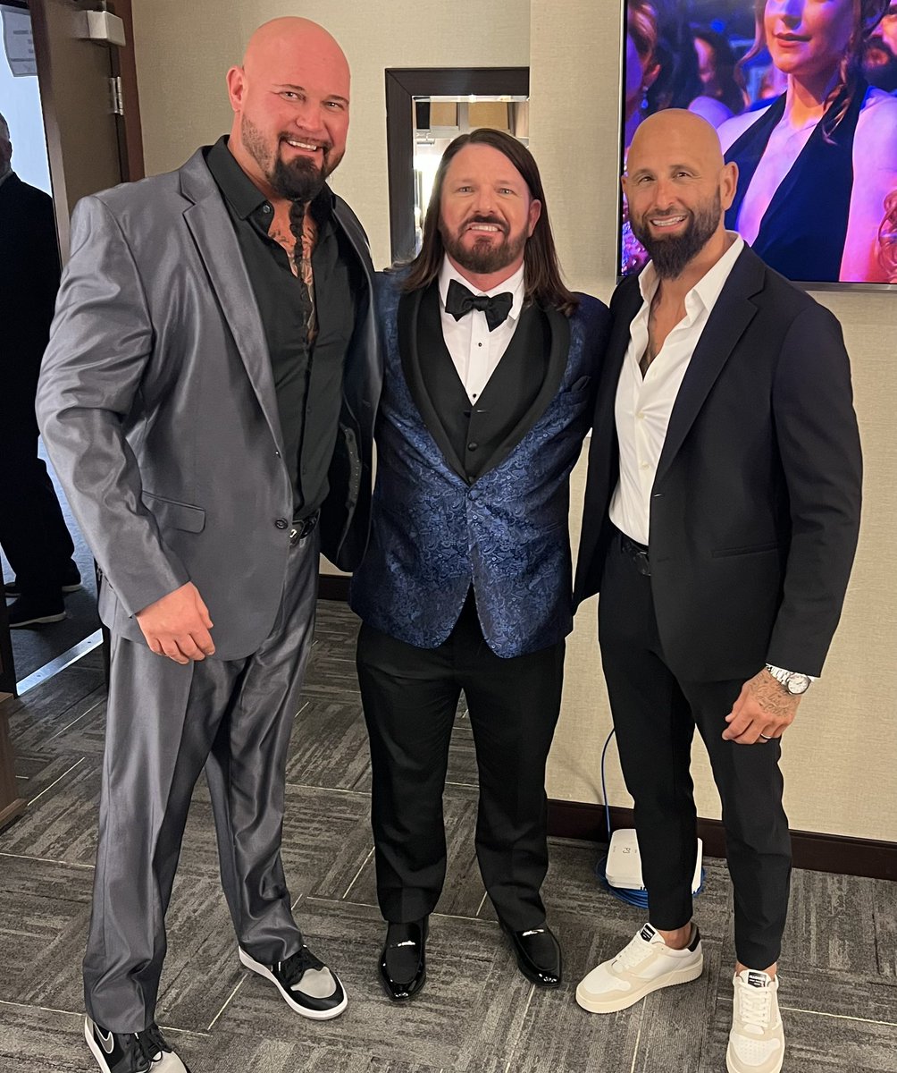 The_BigLG's tweet image. #ThankYouAJ @ajstylesp1 It was an absolute honor for @machinegunka &amp;amp; I to induct you into the @wwe #halloffame