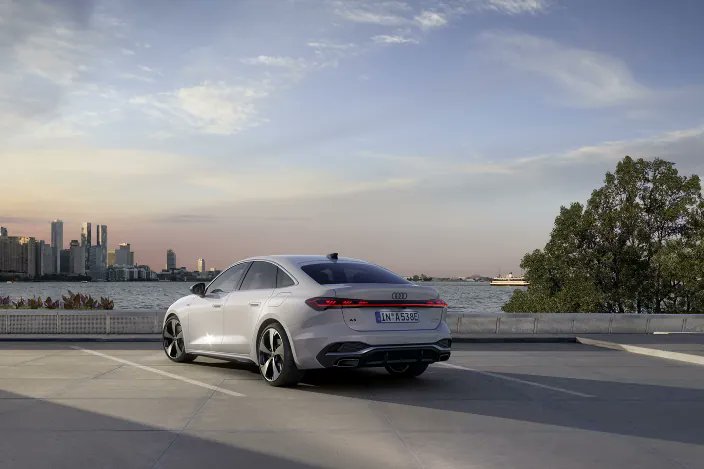 Auto_Revving's tweet image. 2026 Audi A5 e-hybrid
#EV #Hybrid #Audi