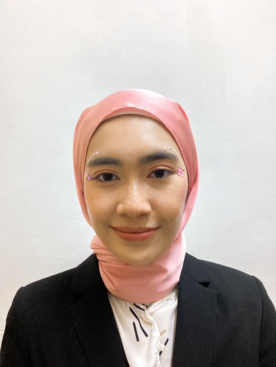 mindyrbusinesss's tweet image. 2026 corporate photos 😎 #GenZ