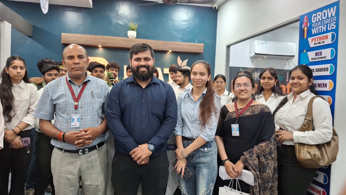 FIMTDELHI's tweet image. Shaping the Next Generation of Data Scientists.
BCA &amp;amp; B. Tech. students from FIMT took their learning beyond the classroom with a high-impact industrial visit to DUCAT, New Delhi.
CHECK ALBUM: facebook.com/share/p/18LLrL…
fimt-ggsipu.org
#FIMT #DataScience #BTech #BCA