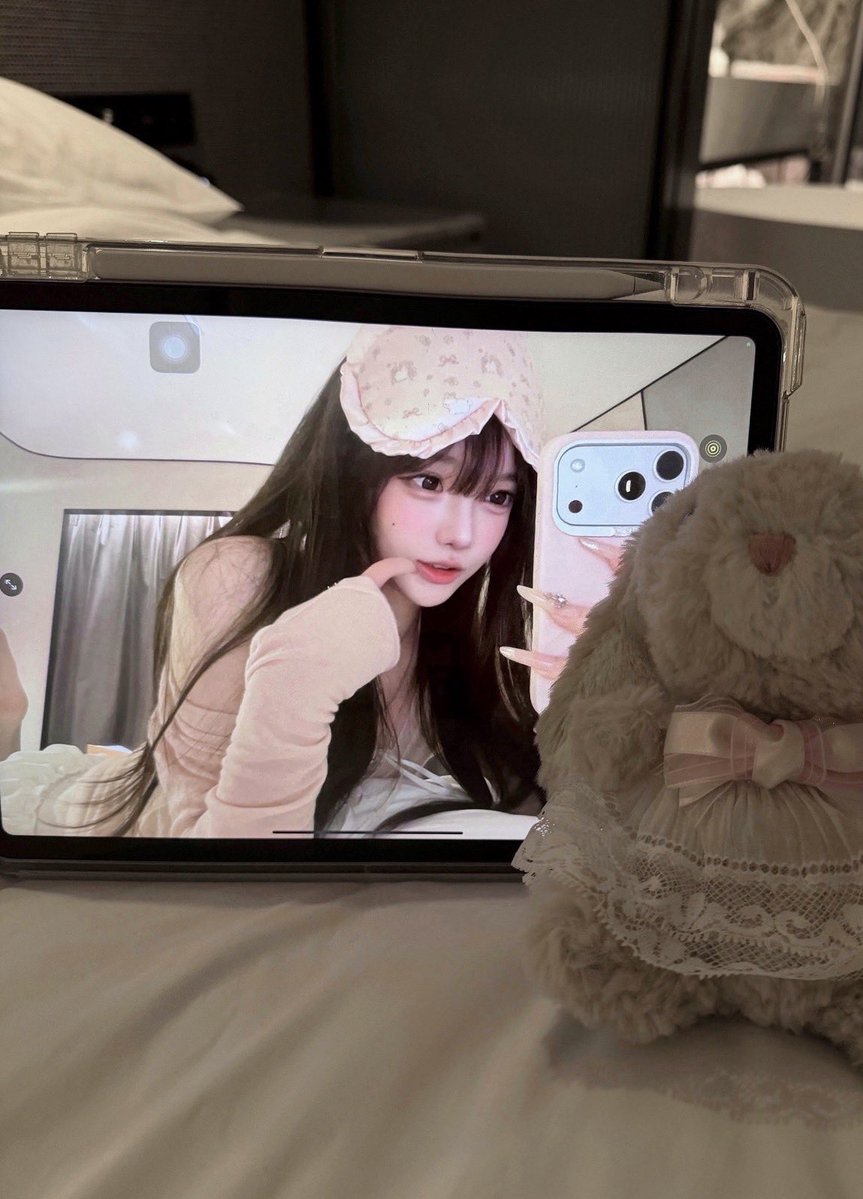 ℳ𝑜ℳ𝑜.🩰༘⋆ tweet media