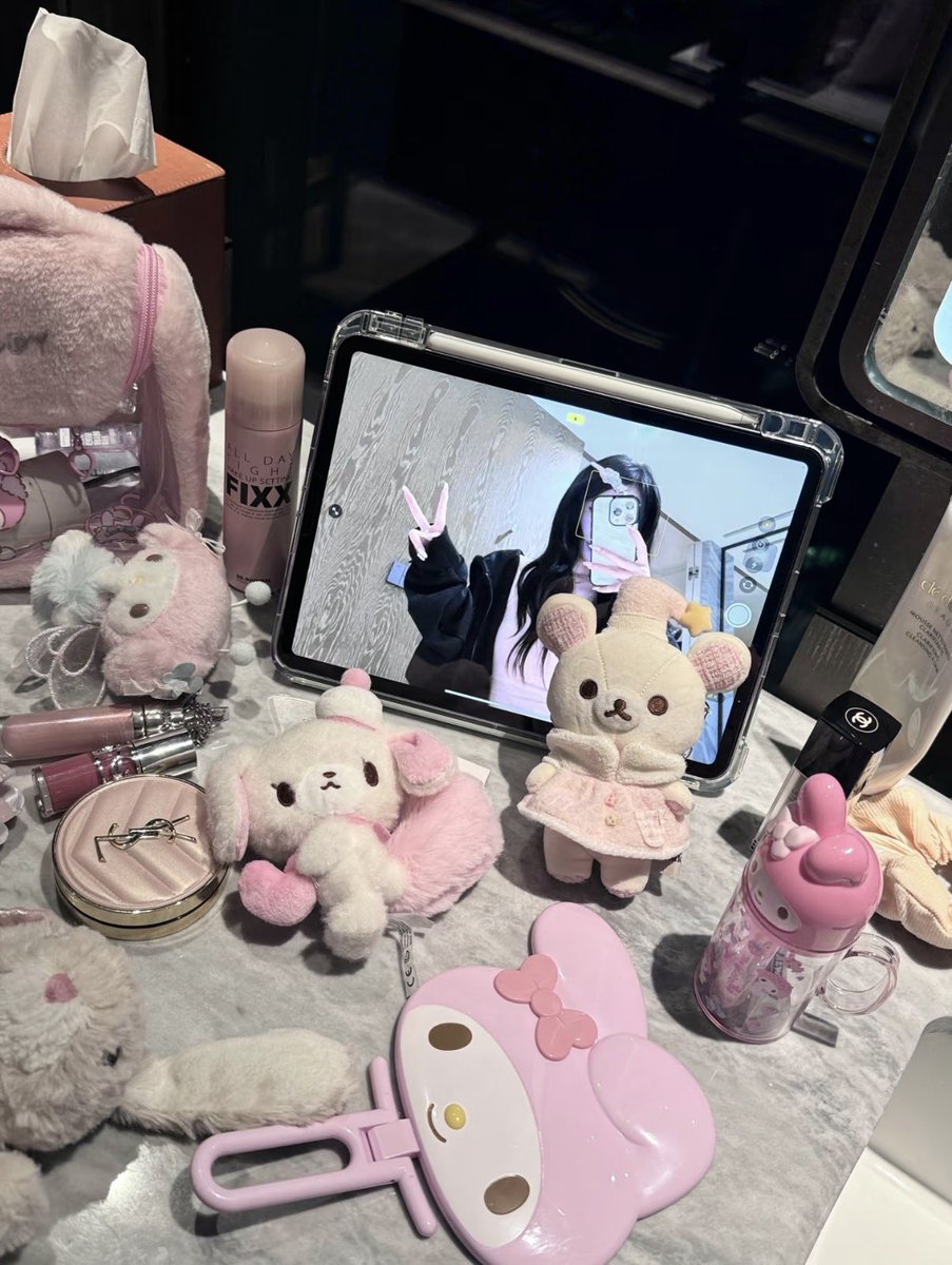 ℳ𝑜ℳ𝑜.🩰༘⋆ tweet media