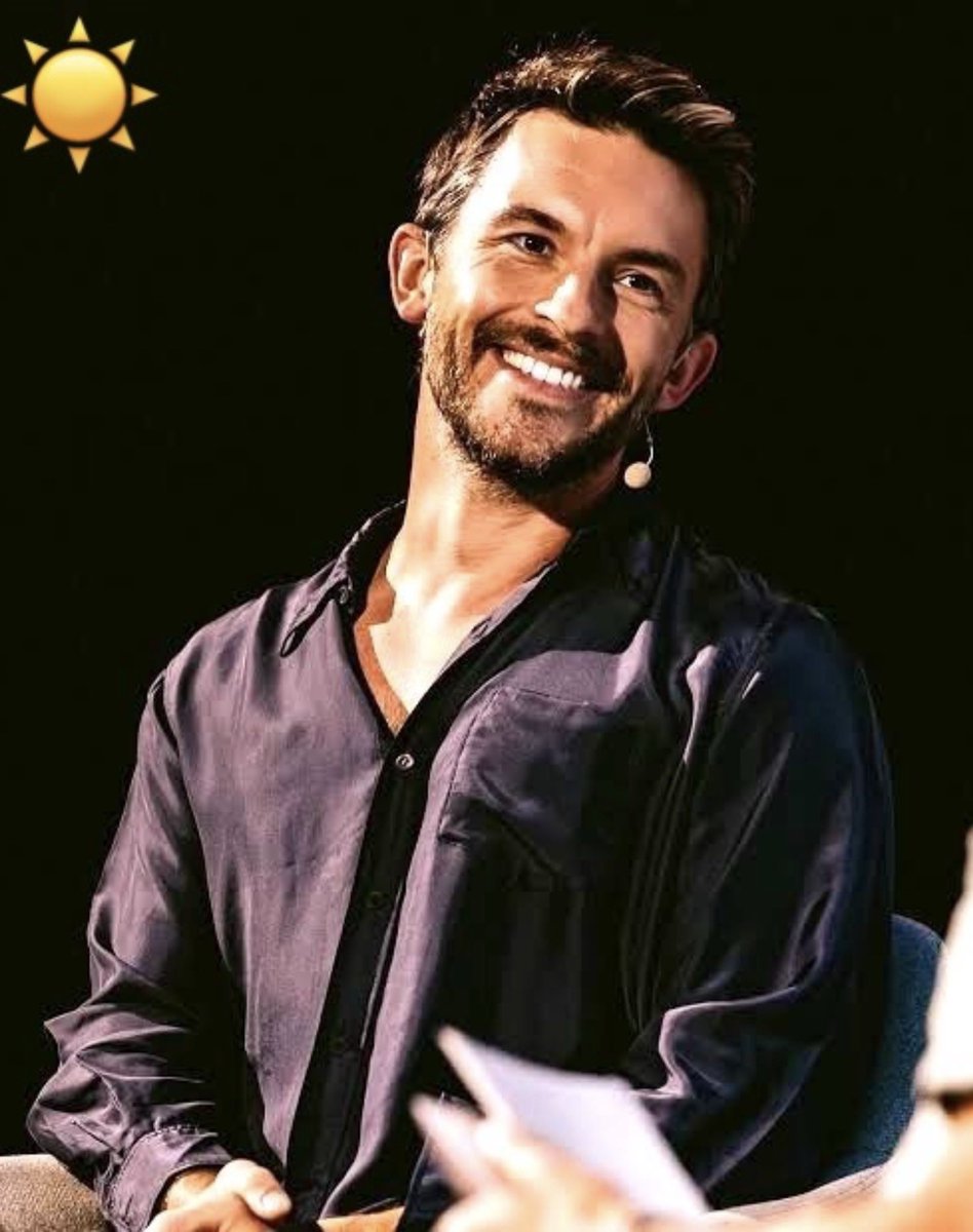enieleda_m's tweet image. at 3 am still unable to sleep bc my mind’s so cluttered and overstimulated, i put my earbuds in and listened to this…
his voice is so special and soothing that it truly workes to drift off to sleep, so thank you JB 😴🙏💙

#jonathanbailey #adhdadd