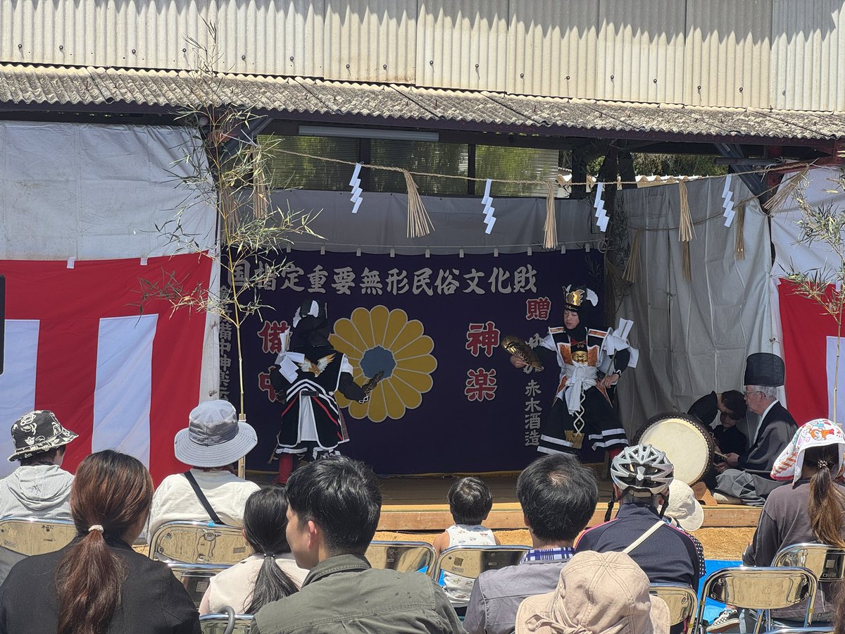 okadabunkan's tweet photo. 金田一耕助 春の誕生会in桜
無事に終了しました。
倉敷市消防音楽隊の皆さま、倉敷備中神楽伝承道場の皆さまありがとうございました😊
朝の天気が嘘のように暑かったですが、多くの方にお越しいただき、ありがとうございました😊
＃横溝正史���開宅 https://t.co/1uSzRzqU9A