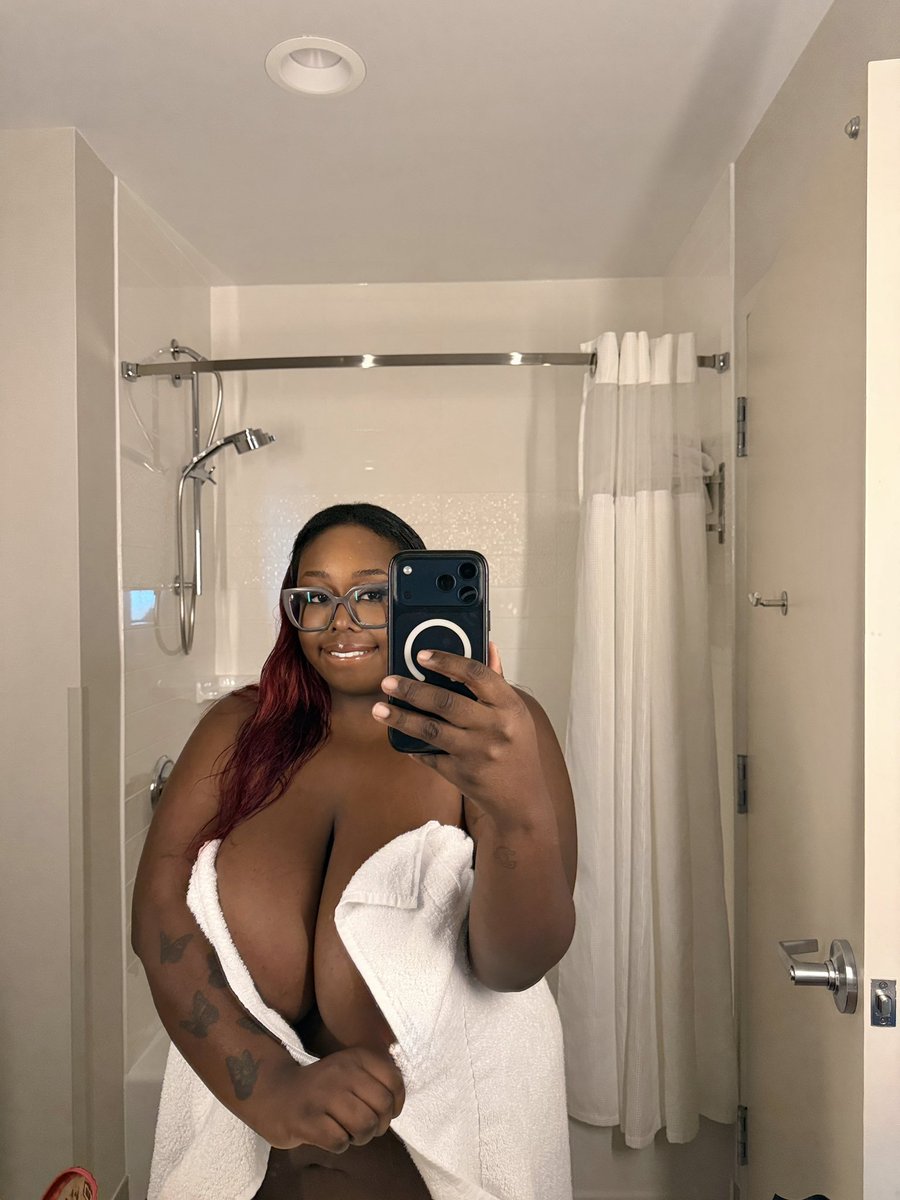 chrissybabyy 💨🦤 tweet media