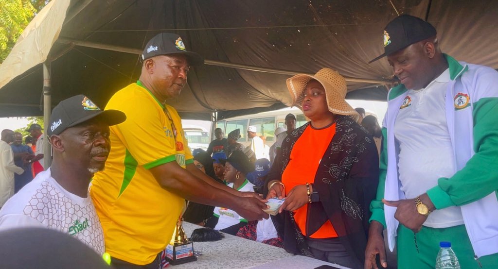 KWARAUTDQUEENS's tweet image. God bless Amb. Prof. Olufolake AbdulRasaq 
God bless Alh. AbdulRasaq Owolabi Wopa
God bless Kwara United Queens
#fyp #kwarastate #content #viral #viralvídeo