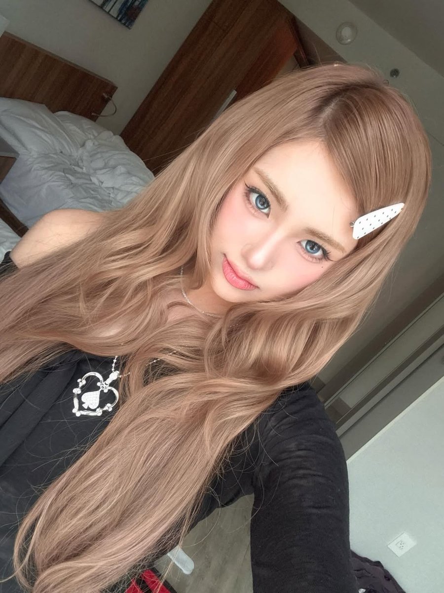 mom-xenomorph 🍥 re9 tweet media