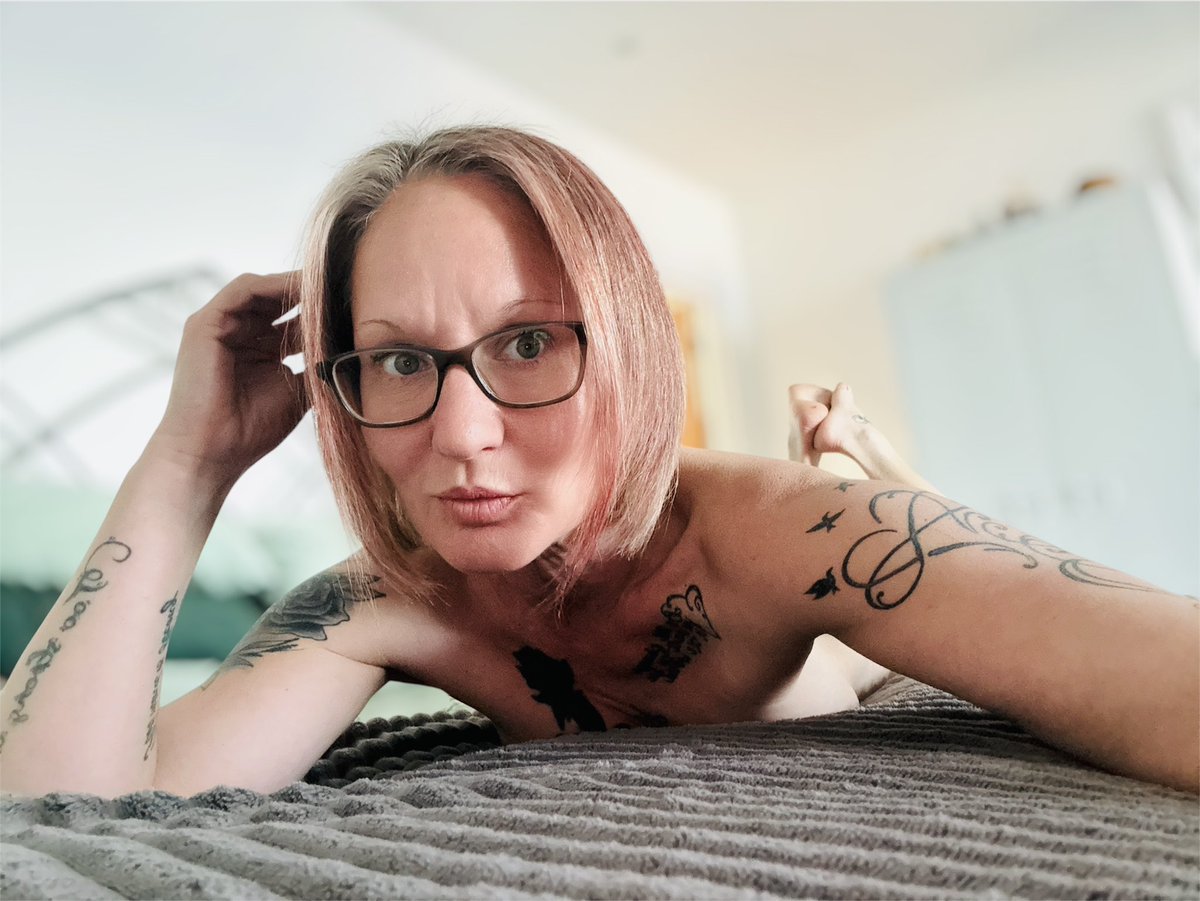 Emma CHRISTMAS tweet media