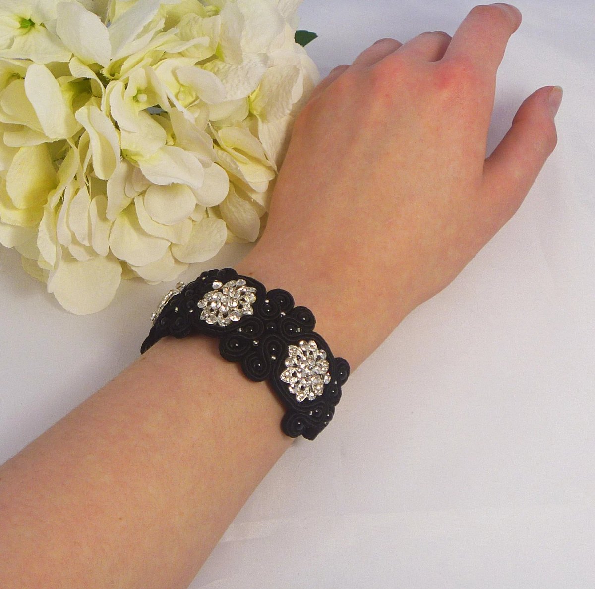 MollyGDesigns's tweet image. Ready to sparkle on a night out. Unique jewellery.

etsy.com/uk/listing/132…
 #ukgifthour #mhhsbd #etsygifts #fashion