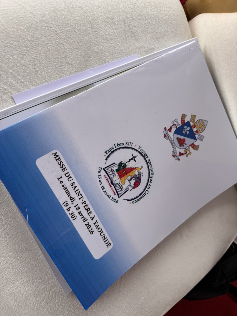 MaxMenichetti's tweet image. L’attesa per la Messa con il Papa all’aeroporto di #Yaoundé-Ville. Ultimo evento pubblico della visita in #Camerun, poi partirà per l’#Angola

@oss_romano @Rvaticanaitalia @vaticannews_it