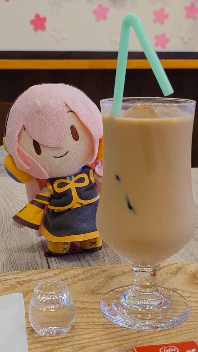 アルト家のミク tweet media