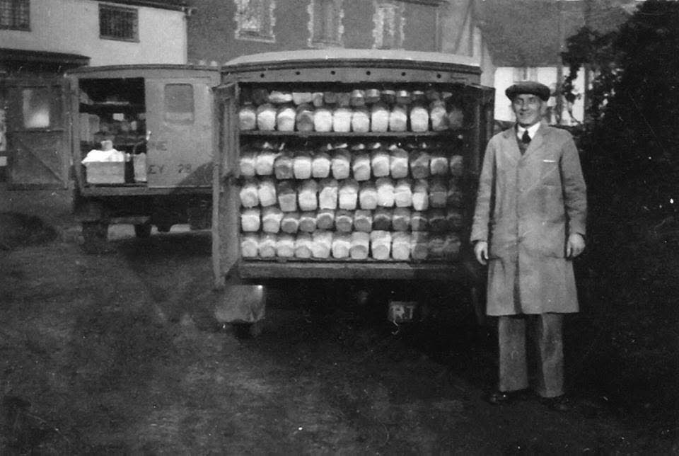 Ivycottagebaker's tweet image. Bread van picture of the day @WeirsSusan @oakroyd #bread #bakery #breid #history #heritage