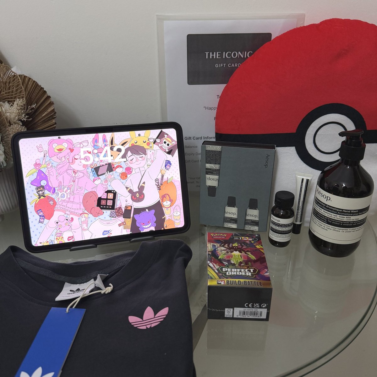mango tweet media
