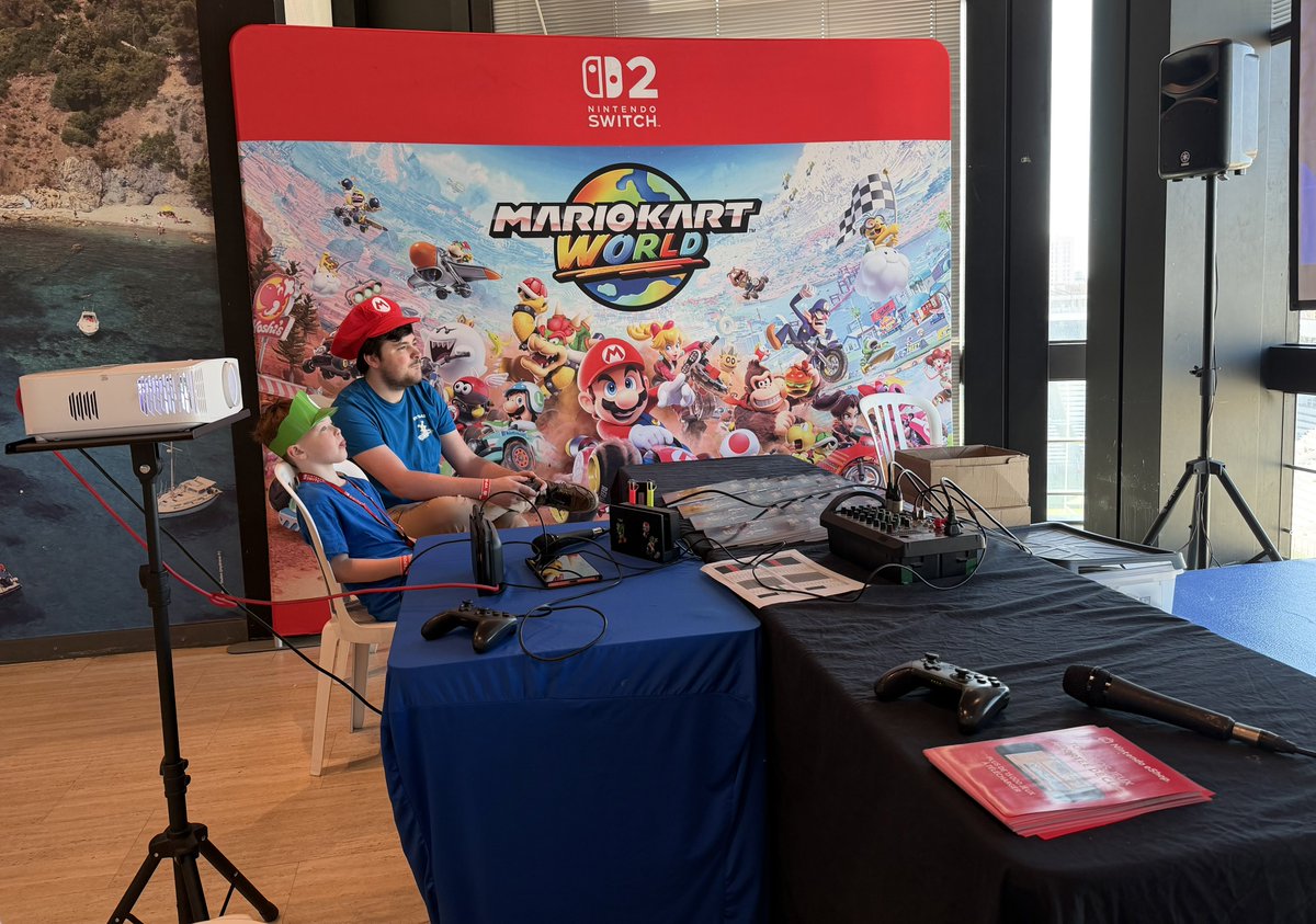 Nous sommes au <a href="/MangAzur/">Festival Mang'Azur</a> de Toulon pour tout le week-end !!
On espère vous voir nombreuses et nombreux !!

Le programme est ici 👉🏻 nintendo-sunshine.fr/event-mangazur…