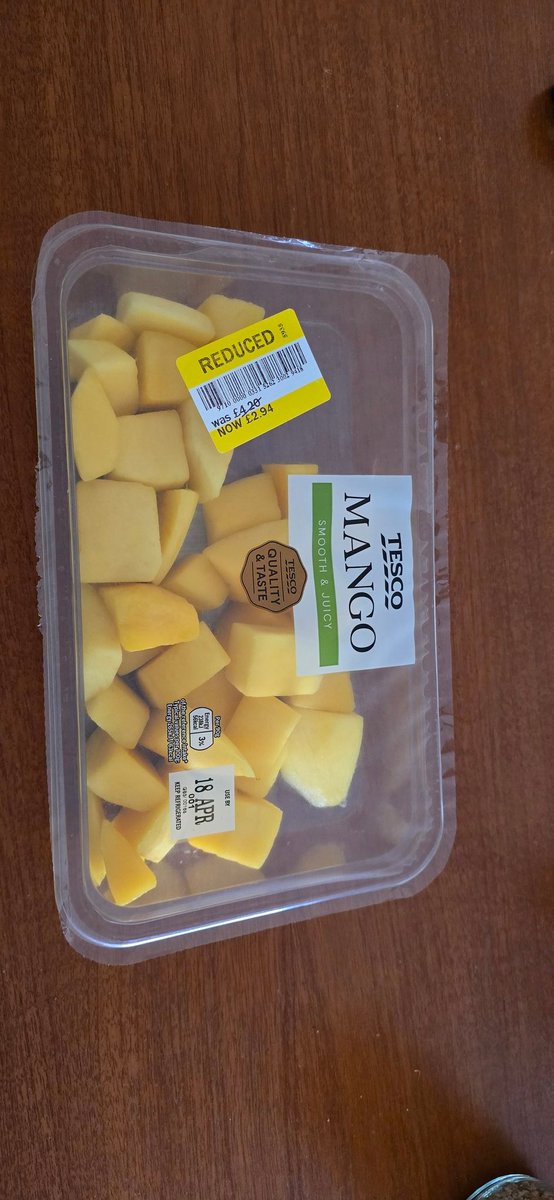 Leothebeekeeper's tweet photo. @tesco should there be a country of origin on the label?  I was wondering where my mango was from ? Many thanks  #Mango #Tesco https://t.co/4GQMcR2oIZ