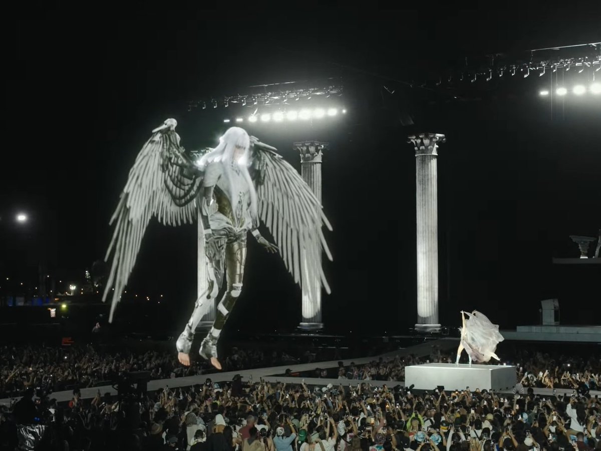 PUTA MADRE VIMOS TODOS LO MISMO?   JODER ESTOY TEMBLANDO 

BAD ANGEL WITH LISA 
#ANYMAxLISA
#LISA_COACHELLA 
#LISACHELLA