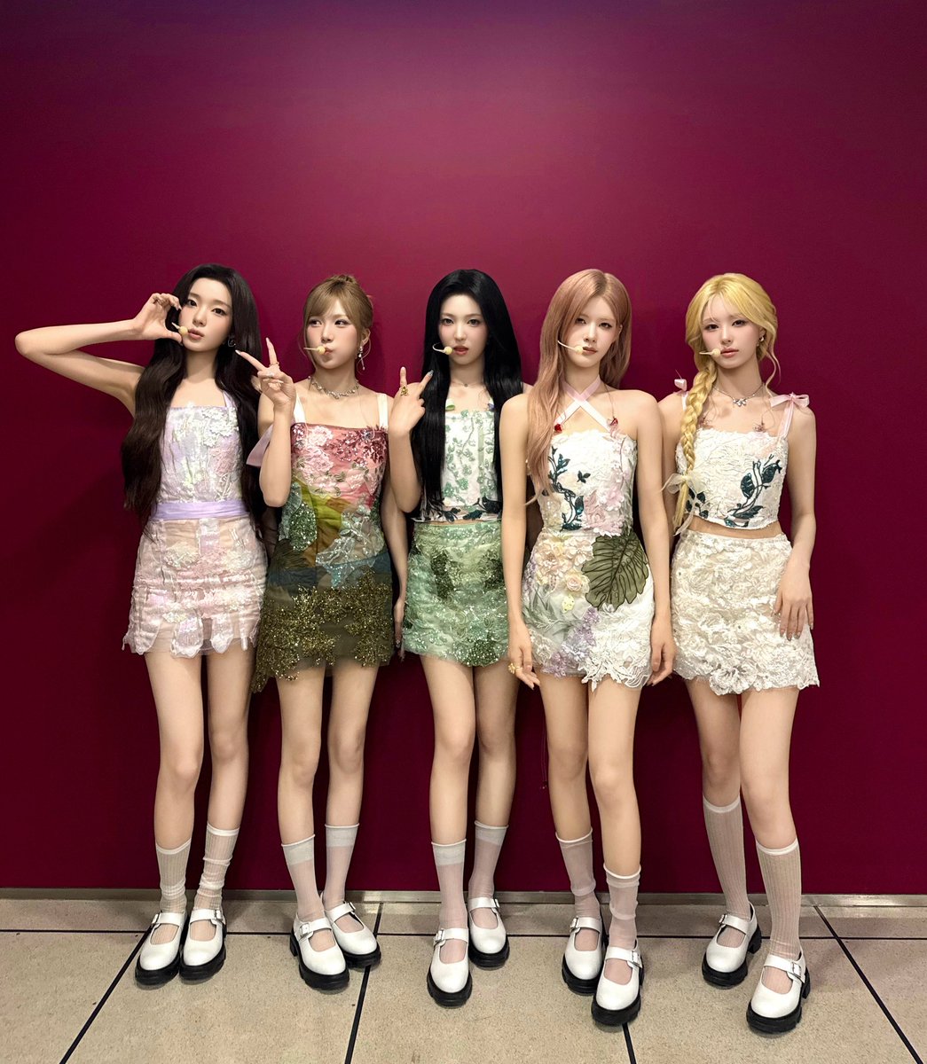 [📸 #eye_capture]
와 방금 사람 쓰러진 거 목격했어요💦
바로 신고하고 어쩌지 하고 있다가
쓰러져 있는 사람이 낯이 익길래 얼굴을 자세히 봤는데
진짜 너무 소름 돋았어요😬
그 사람은 바로 Hazy (Daisy) 보기 전의 나였기 때문🫵
오늘부터 나와 이포리는 다시 태어난다,,⁃ ⩊ ⁃,,➰

#ifeye