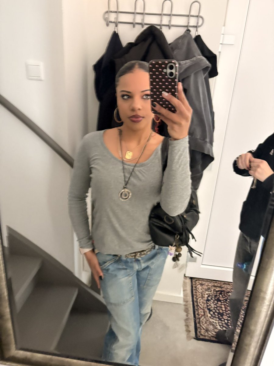 Queen norah tweet media