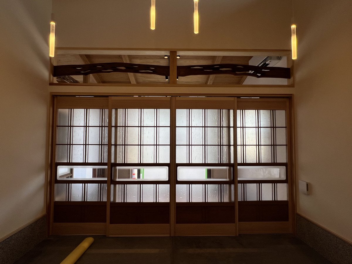 RyojiOhataAAA's tweet photo. うめ家石材店さんが令和７年度景観表彰松戸景観大賞を受賞
審査員の選評
八柱霊園の参道という特徴のあるまち並みの中で、外観が周囲の景観にとてもなじんでおり、将来的にこの通りが質の高いものでつながっていくことを予感させる、景観に優れた建物であると評価されました。
https://t.co/iCtPST8C4F https://t.co/v9OXGdSteK