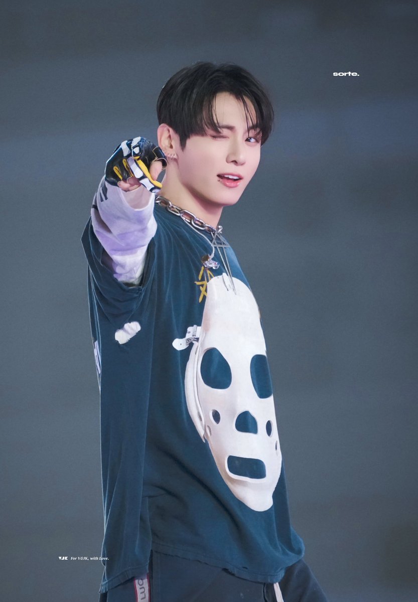 JK_on_TOP(💜𝐆𝐎𝐋𝐃𝐄𝐍💜𝐒𝐄𝐕𝐄𝐍 🐰JK) tweet media