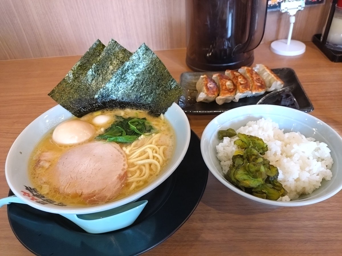 よっち tweet media
