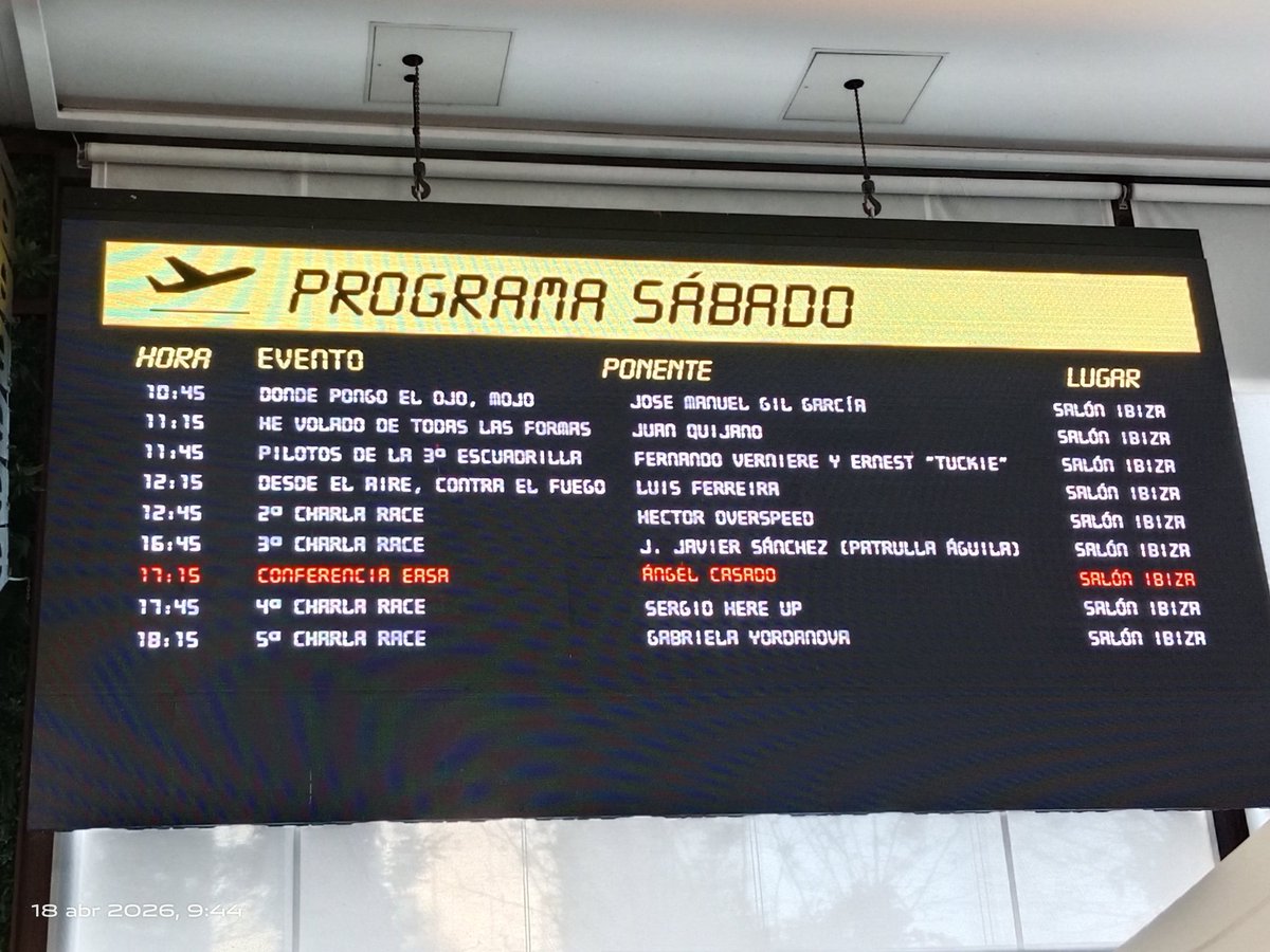 SandglassPatrol's tweet photo. Todo preparado para dar comienzo al #RaceFest con las charlas del sábado. Hablo de mi libro #DondePongoElOjoMojo a las 10:45. Os he guardado sillas, ¡vamos! https://t.co/qJADh7nTMV
