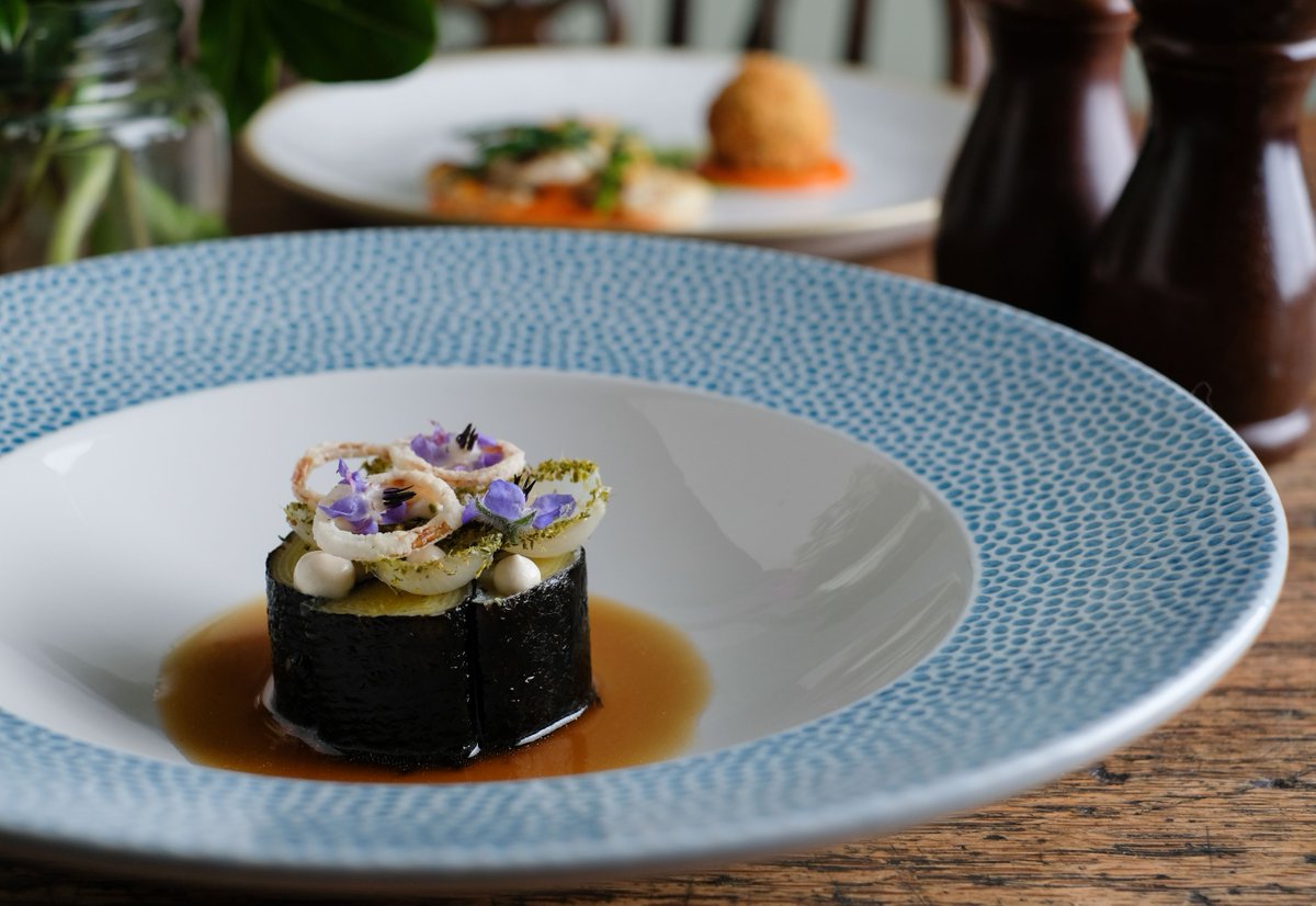 GoodHotelGuide tweet media
