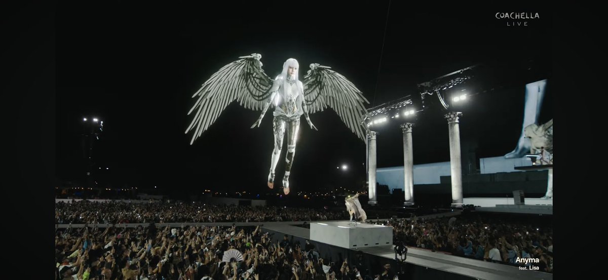 hanamieeee's tweet photo. now that’s our bad angel! LISA @wearelloud https://t.co/W0D9ps0CBY