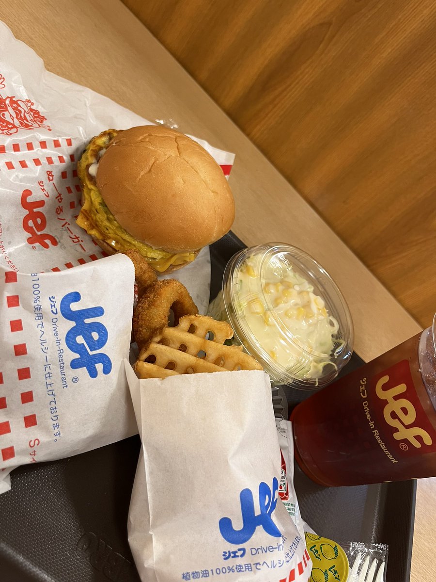 tana202011's tweet image. たまに異様に食べたくなるJef🍔
東京に出店して欲しいお店No.1です。

明日19日は
#マルハンメガシティ柏 店さん
たなちゅう収録で伺います。

ご対応は13:00-
場所は明日ポスト致します。

#PR