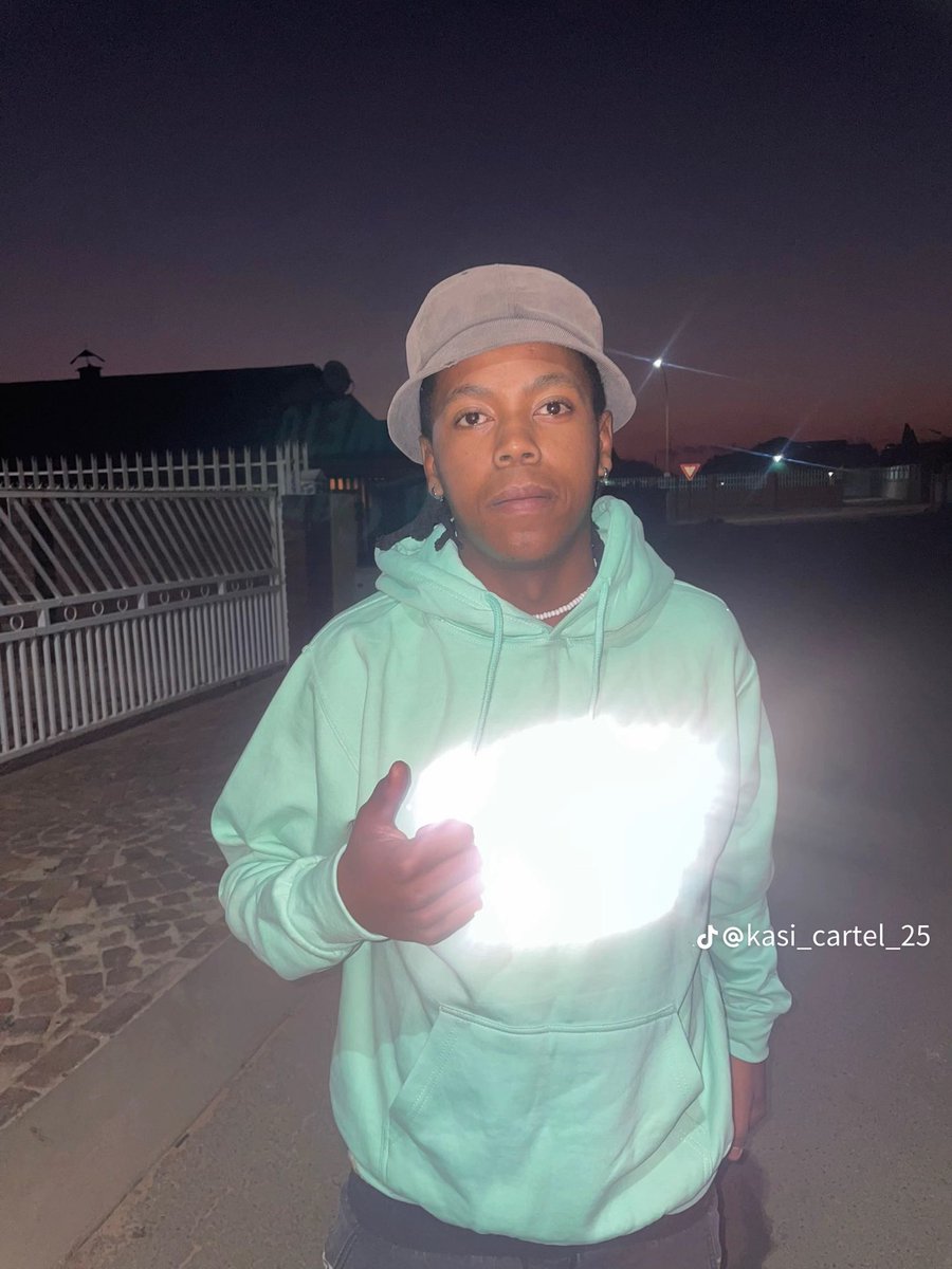 KasiCartel25's tweet photo. #KasiCartel #SowetoStyle #RespectTheHustle
#StreetwearZA #LocalBrand https://t.co/Rtmc0rd96J
