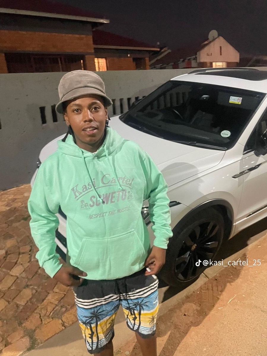 KasiCartel25's tweet photo. #KasiCartel #SowetoStyle #RespectTheHustle
#StreetwearZA #LocalBrand https://t.co/Rtmc0rd96J