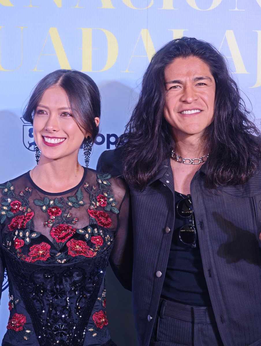 filmajalisco's tweet photo. ¡Gala inaugural del ＃𝗙𝗜𝗖𝗚𝟰𝟭! 🎬🌟
Homenajes a 𝗟𝘂𝗶𝘀𝗮 𝗛𝘂𝗲𝗿𝘁𝗮𝘀 y 𝗘𝗱𝗴𝗮𝗿 𝗥𝗮𝗺𝗶́𝗿𝗲𝘇 + Estreno de 𝗠𝗼𝘀𝗰𝗮𝘀 ✨🫰de Fernando Eimbcke. ¡La 𝗮𝗹𝗳𝗼𝗺𝗯𝗿𝗮 𝗿𝗼𝗷𝗮 brilló en el 𝗔𝘂𝗱𝗶𝘁𝗼𝗿𝗶𝗼 𝗧𝗲𝗹𝗺𝗲𝘅 con todo el talento! 🌵✨ https://t.co/OPUYjXcf3t