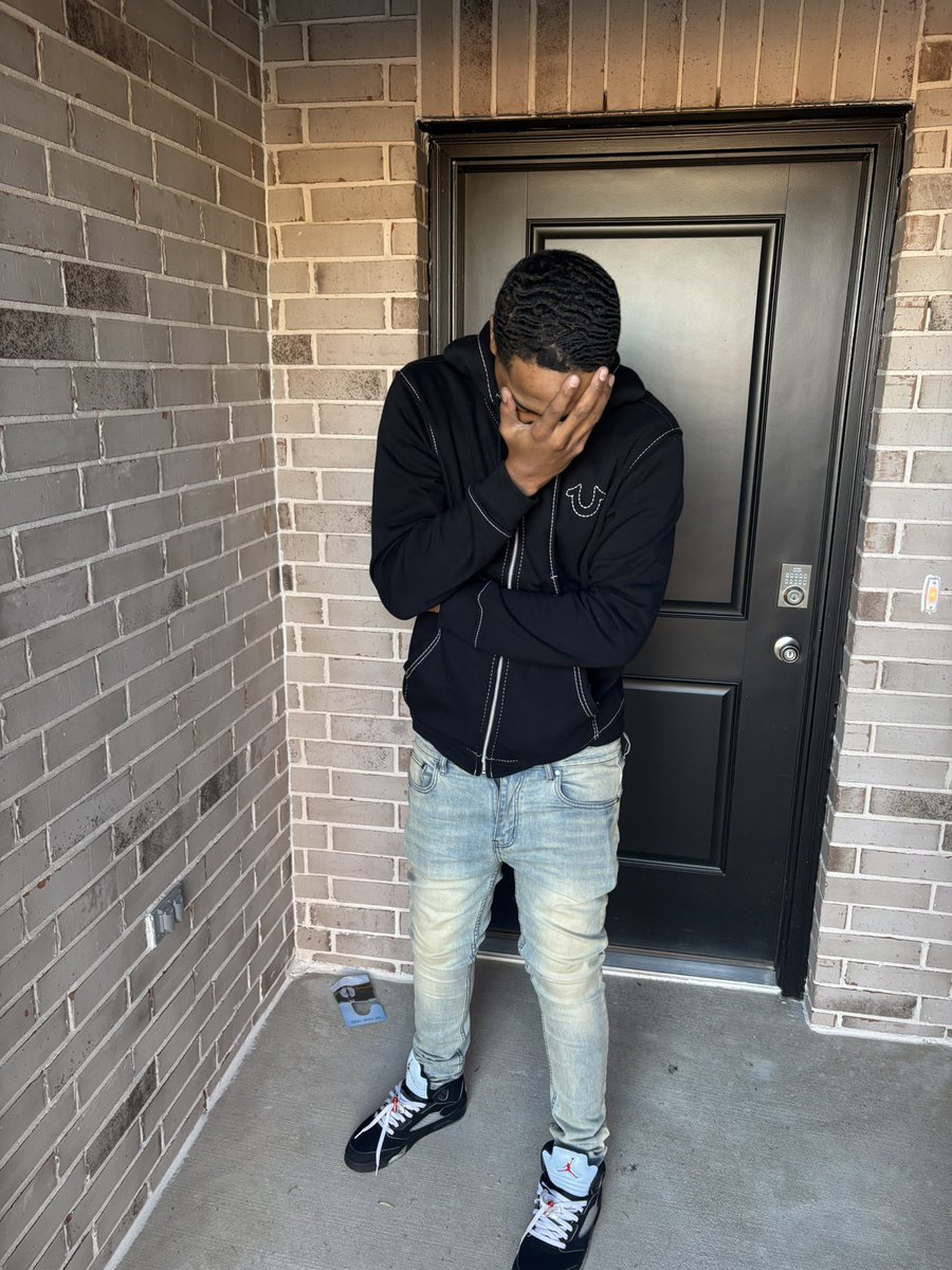 FG_Bally's tweet photo. Trap money free I wish I would stop 🏚️💫 https://t.co/WTdlPYi1yB