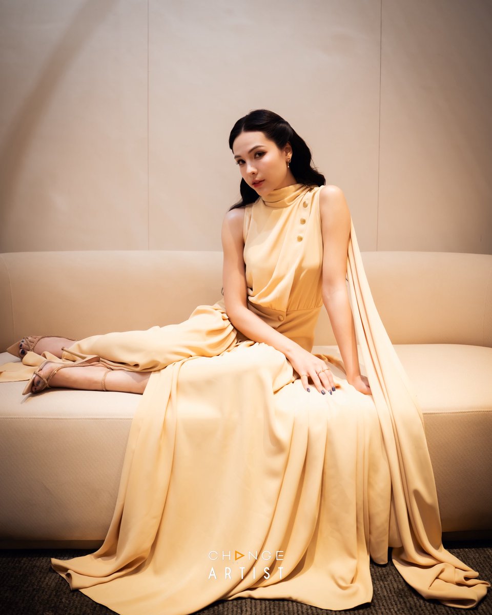 CHANGEARTIST_'s tweet photo. 💛👸🏻✨

@sonyasarann 

#sonyabirthdaypartychongqing 
#sonyasaran
#ChangeArtist https://t.co/RxEHoqdH7R