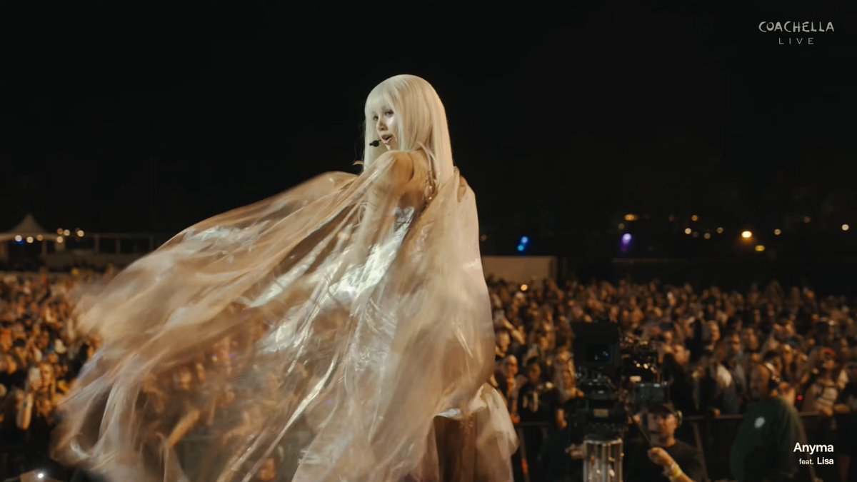 PopEmpirex's tweet photo. LISA TAKES OVER Coachella 2026's MAIN STAGE with a Surprise 'Bad Angel' Performance.

The Song released Just a FEW DAYS Ago. https://t.co/PwkBtyt2in