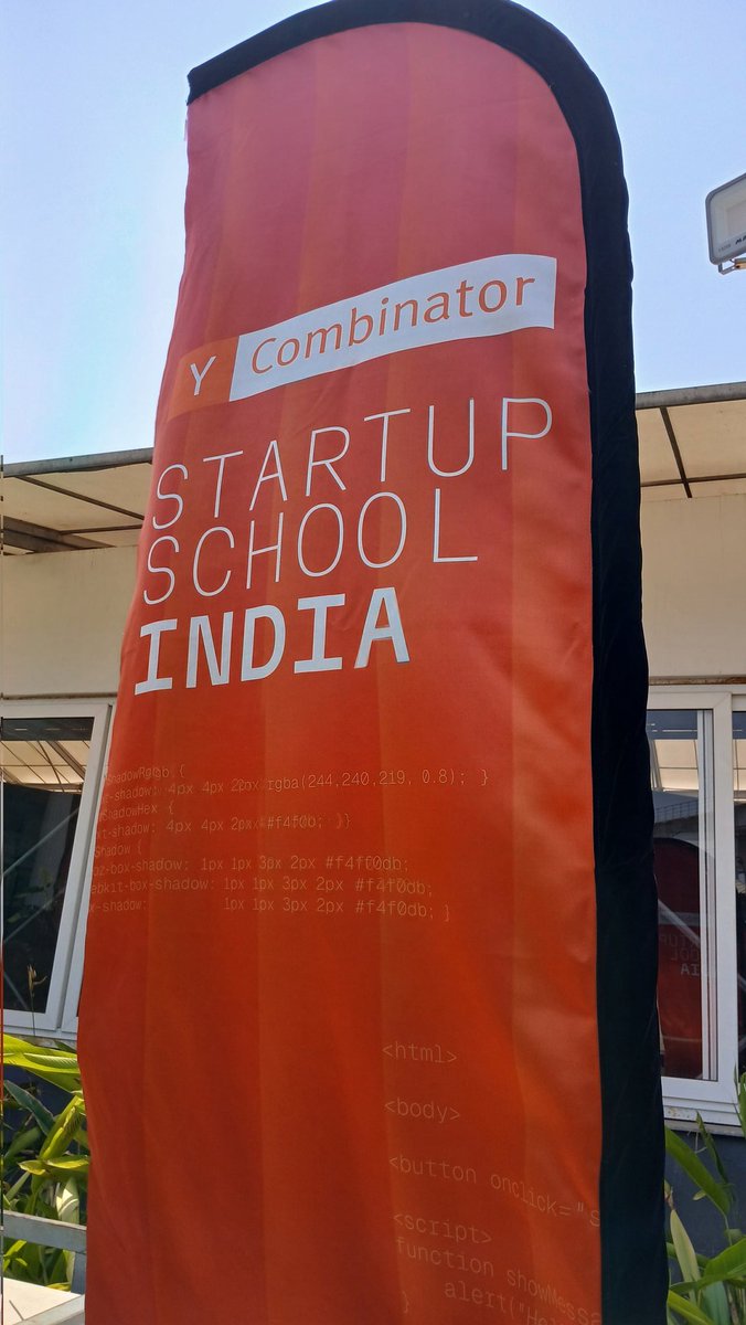 LookWhatIbuild's tweet photo. At @ycombinator startups school..👀 https://t.co/TwzPON8Rkk