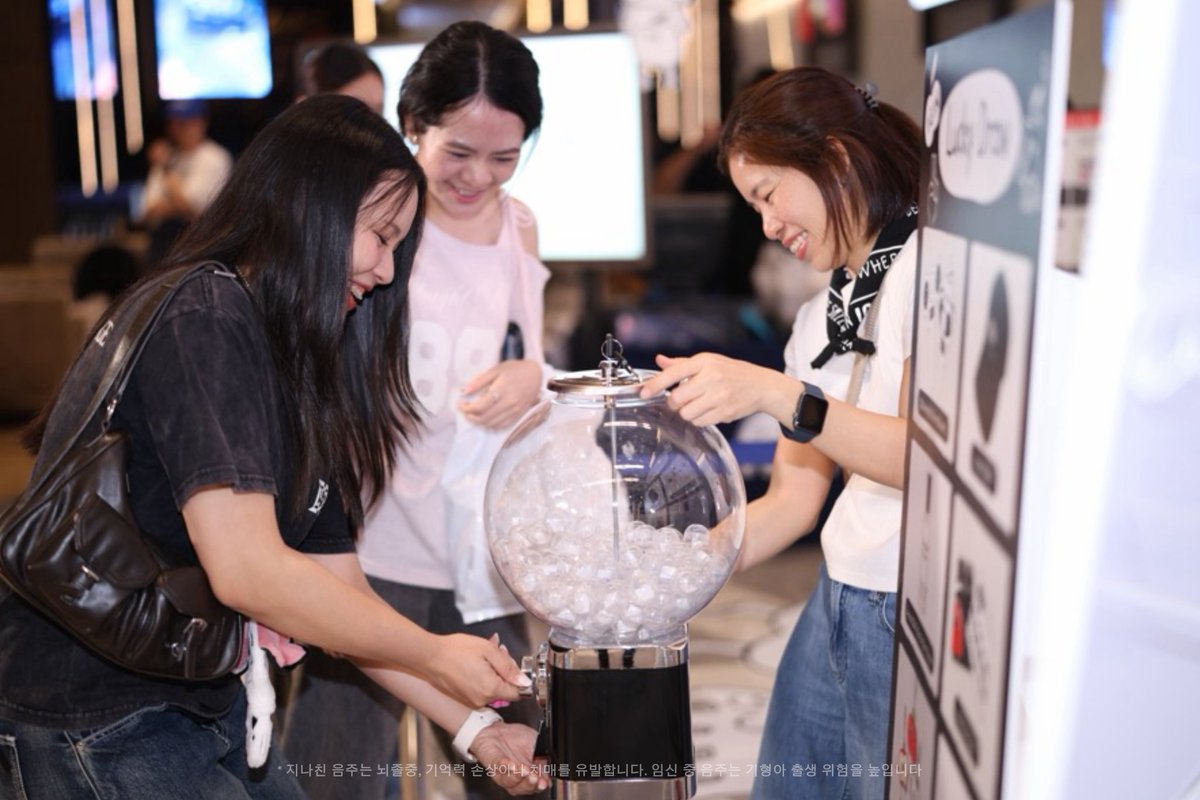 igin_sns's tweet photo. IGIN Mini Pop-up in Thailand🇹🇭

Wishing you a wonderful and happier Saturday with IGIN!🥰

🕛Hours: 11 AM – 8 PM
📍Location
Central World, SF World Cinema, 7th Floor

999/9 Rama I Rd, Pathum Wan, Bangkok 10330, Thailand
https://t.co/oawdgF43Pr

• All promotional materials were filmed with the consent of visitors.