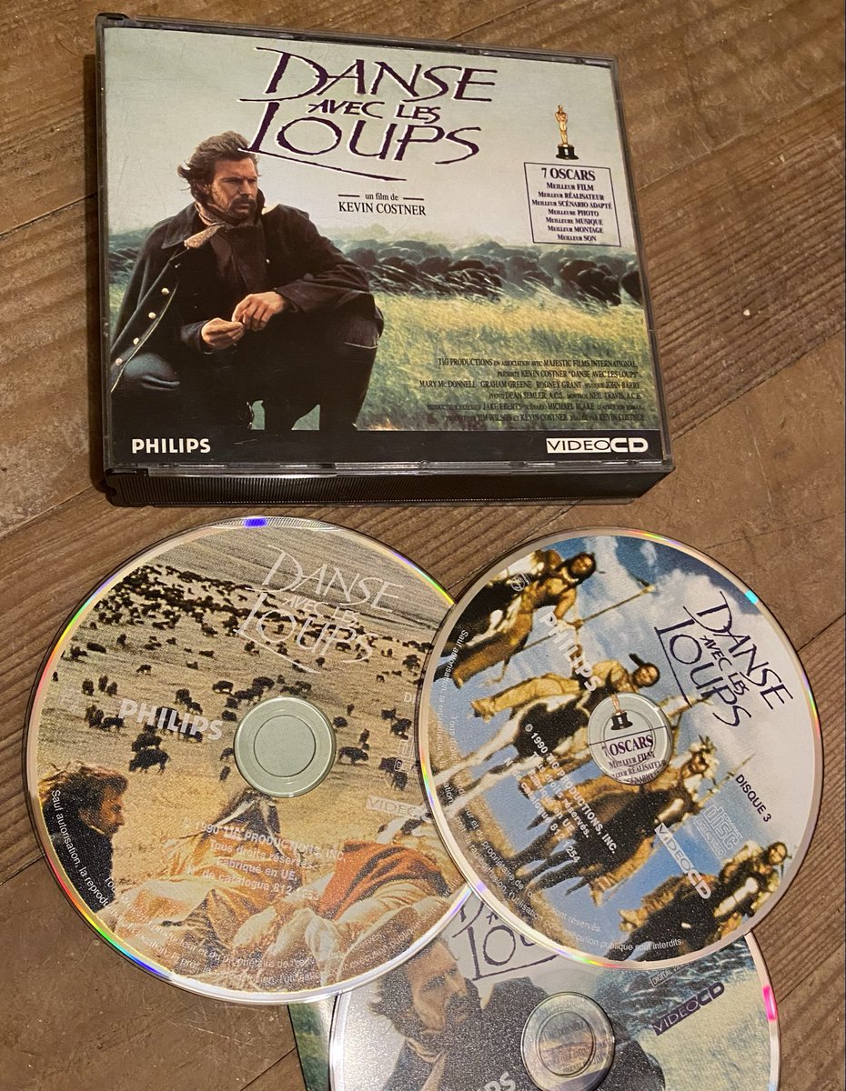 kyenfr's tweet image. 👉 Tu reconnais ce support ? 🎬

Indice :
Un film… sur un simple CD 💿

Le Video CD… une technologie oubliée pour beaucoup 👀

Tu connaissais ? 👇

#Vintage #Cinema #Nostalgie