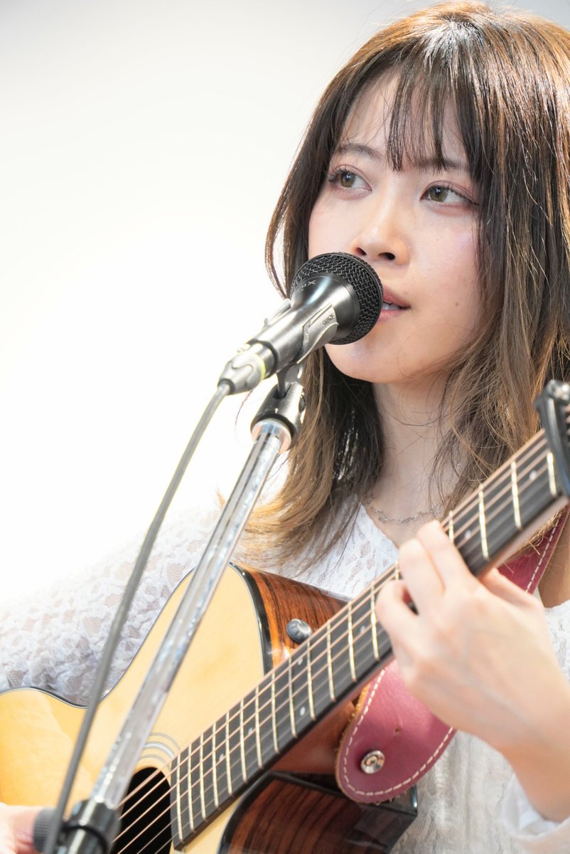 hinokixosaka's tweet photo. 今日はREAちゃんを聴きに
「Loop A music」
@ LOOP A へ🧡
久しぶりにREAちゃんの生歌聴けて
良かった今日も素敵な歌声と演奏で
した🎸✨☺️👍
今日も「クロユリ」良かった〜🎵💚
#REA
#liveeffect
#loopa https://t.co/kcIlZFNnsw
